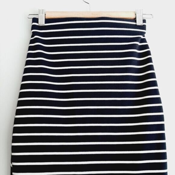 ZARA Soft Ponte Knit Pull-On Asymmetric Pencil Skirt Stripe Pattern B&W Sz S - Picture 5 of 10